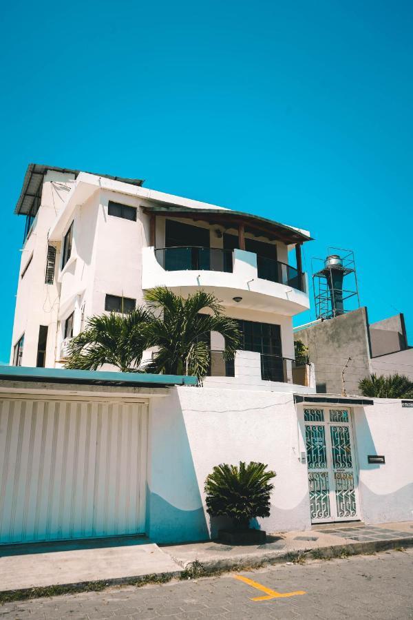 Hotel Manta Beach Madrigal Buitenkant foto