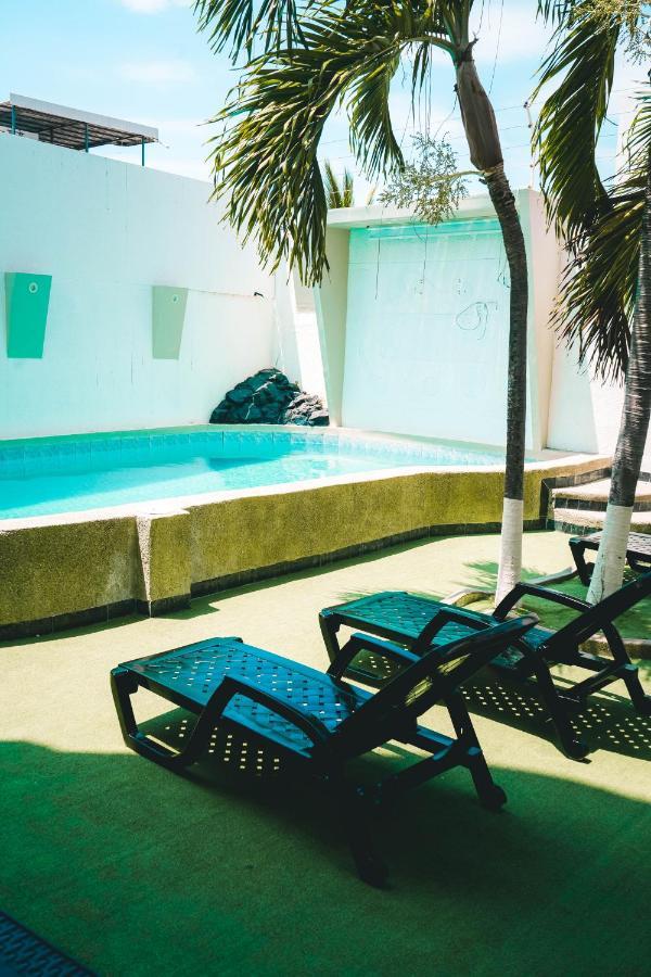Hotel Manta Beach Madrigal Buitenkant foto