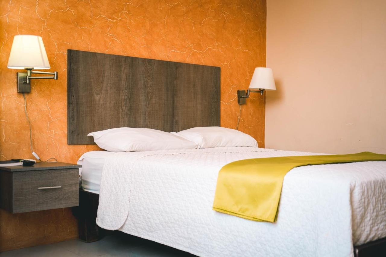Hotel Manta Beach Madrigal Buitenkant foto