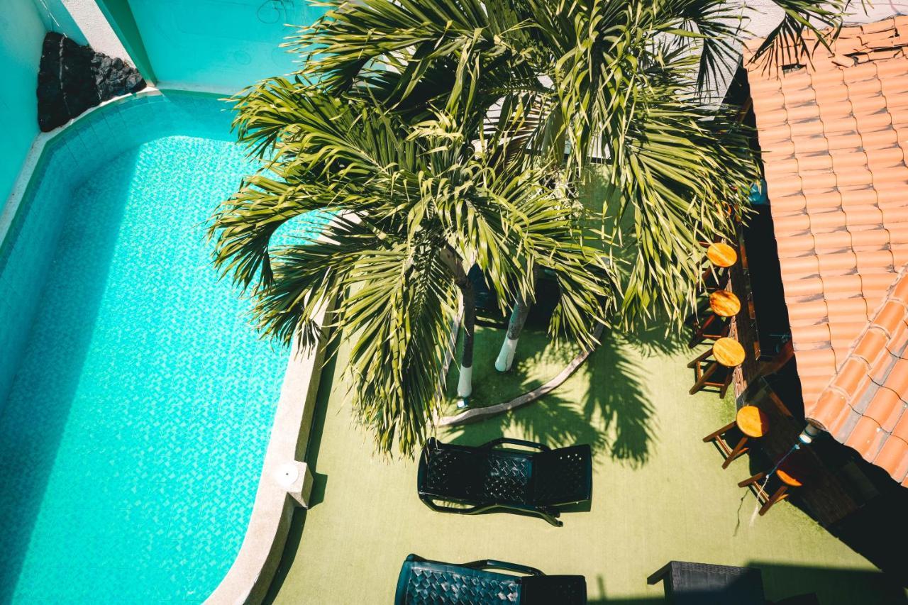 Hotel Manta Beach Madrigal Buitenkant foto