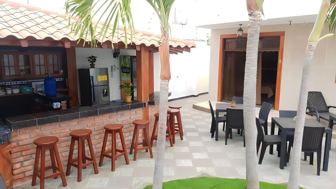 Hotel Manta Beach Madrigal Buitenkant foto