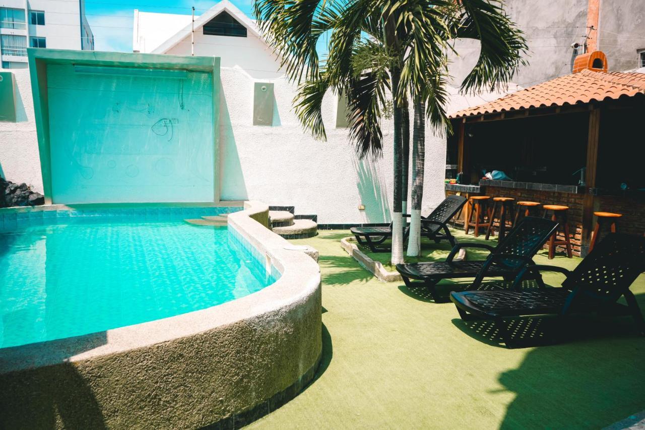 Hotel Manta Beach Madrigal Buitenkant foto