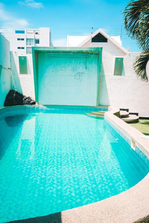 Hotel Manta Beach Madrigal Buitenkant foto