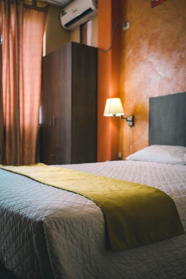 Hotel Manta Beach Madrigal Buitenkant foto