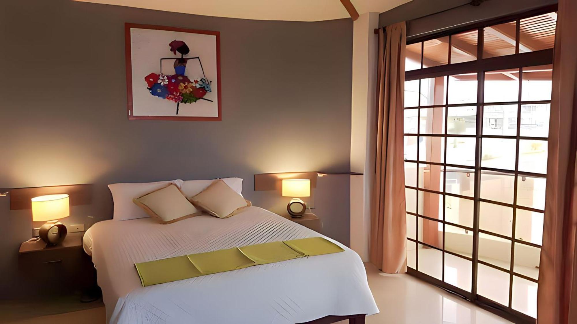 Hotel Manta Beach Madrigal Buitenkant foto